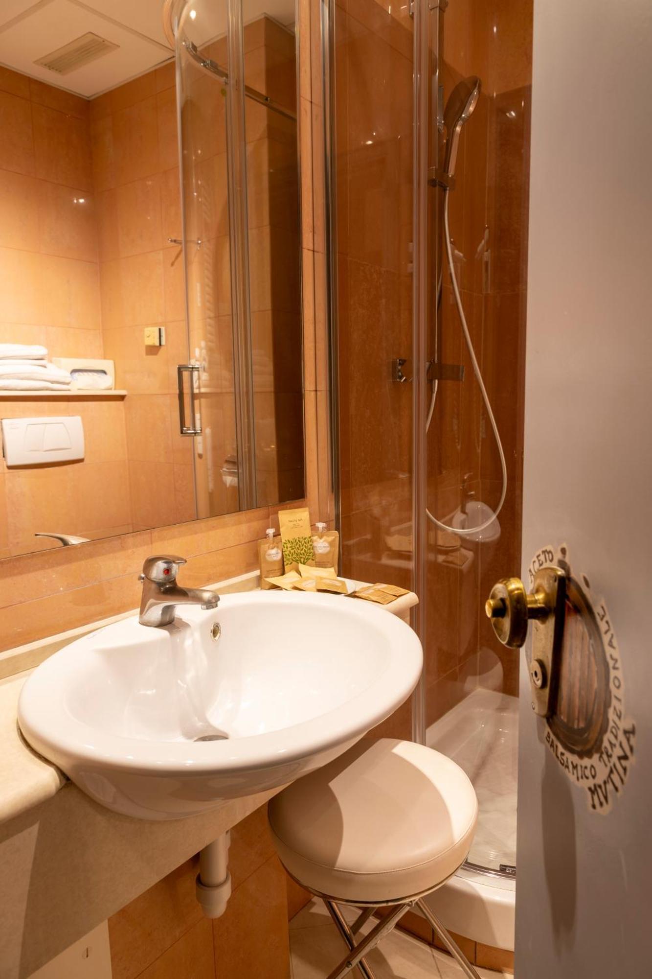 Hotel Terme Salvarola Sassuolo Kültér fotó